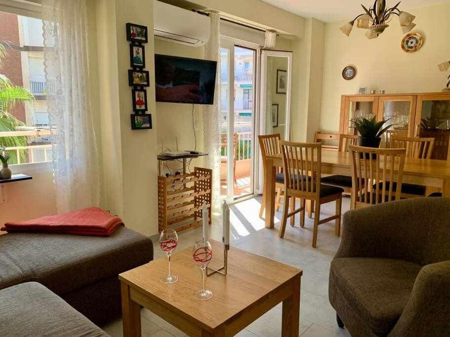 En La 2A Linea En Torre Del Mar Apartment Ngoại thất bức ảnh